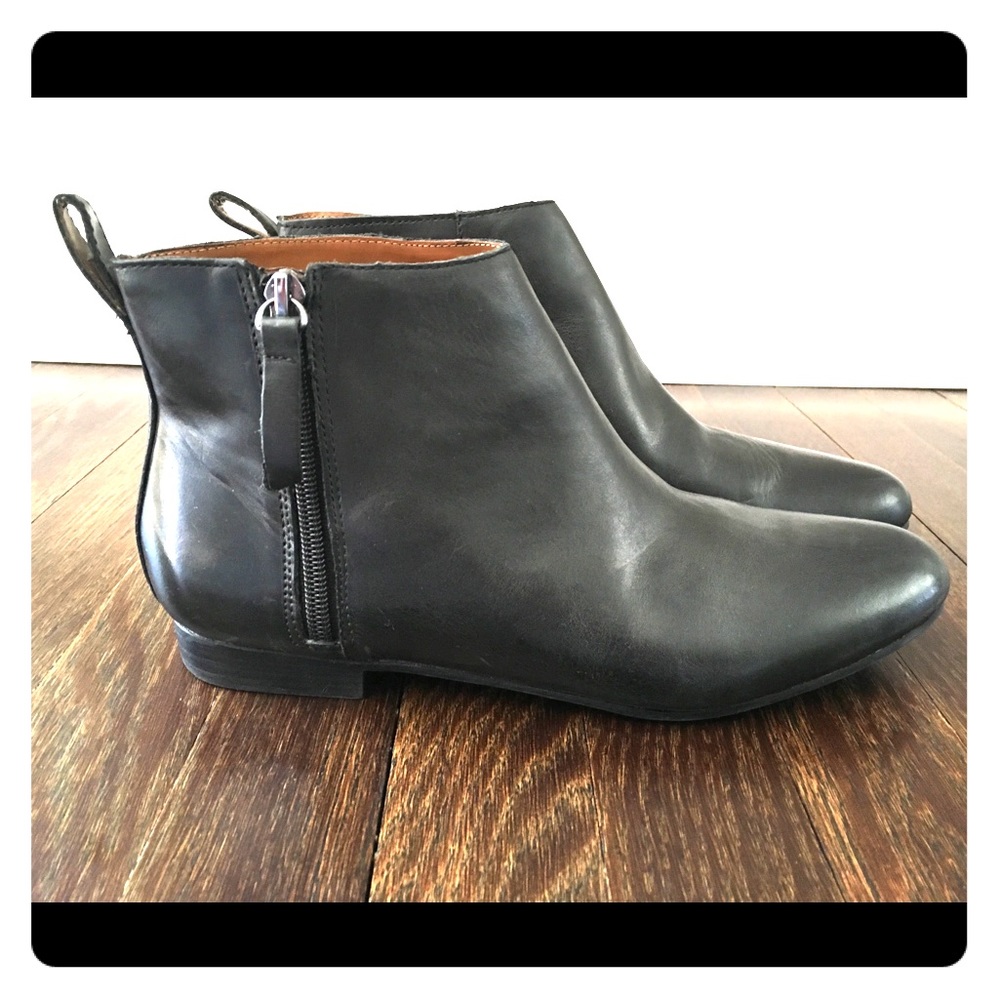 Gap booties
